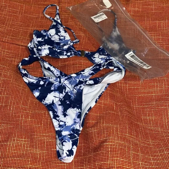 Woman’s 2 Pc Swimsuit Medium Blue and White - Picture 6 of 7